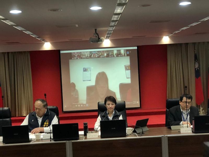 盧秀燕召開首次中部7縣市視訊防疫會議,特別指出武漢台商檢疫結束回鄉、學校開學在即等後續防疫規範,中央應有一套統一措施,並強化跨區防疫。(photo by劉東皋/台灣醒報)
