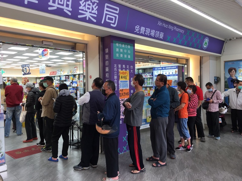 台灣口罩數量產量雖大幅提升,卻有分配量不透明的疑慮。(photo by 施凱文/台灣醒報)