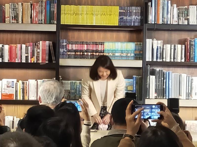 誠品董事長吳旻潔宣布,將由信義店接棒成為誠品24小時營業的書店。(Photo by 呂翔禾/台灣醒報)