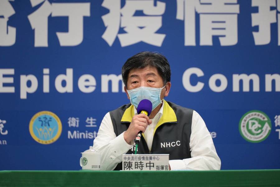 指揮官陳時中面對本報提問有關五一連假事宜表示,日後將會有APP上線,民眾可以上網查各地景點人流。(Photo by 疫情指揮中心)