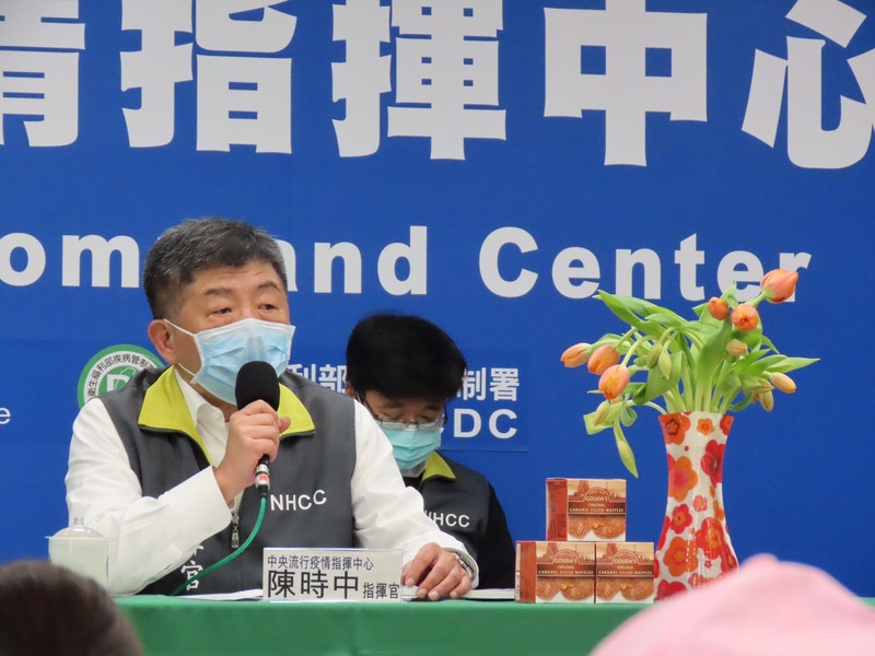 中央疫情指揮中心27日宣佈無新增確診案例,指揮官陳時中表示,「近期通報案件數量趨緩,也比較不緊張。」(photo by 施凱文/台灣醒報)