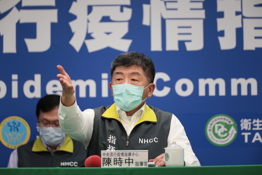 中央疫情指揮中心指揮官陳時中29日宣佈無新增案例,針對口罩品質下降他僅表示會派員檢查。。(photo by 中央疫情指揮中心)