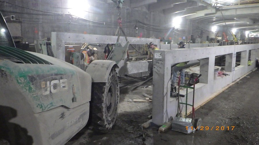 各大車廠受到疫情衝擊甚大,而且之後何時復工也充滿了不確定性。(Photo on Wikimedia Commons)