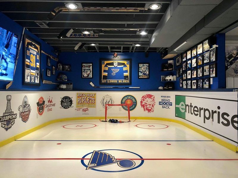 NHL雖然盼望盡快復賽,但賽程趕、美加邊境的球員檢疫、比賽場館工作人員檢疫都是負擔。(photo from NHL Facebook Fanpage)