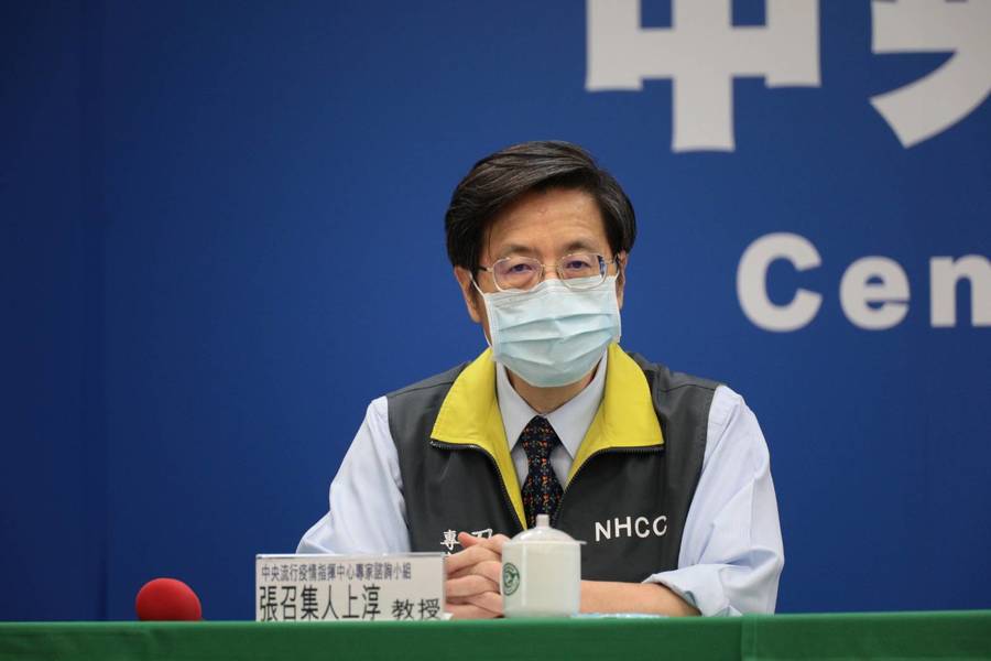 疫情中心專家小組召集人張上淳5日呼籲民眾,不要歧視曾經確診過的人,復陽的機率不高,即使復陽,也幾乎沒有傳染力。(Photo by 呂翔禾/台灣醒報)