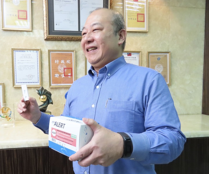凌越生醫董事長陳作範表示,其抗體試劑為國內檢測速度最快、準確率最高的快篩。(photo by 施凱文/台灣醒報)