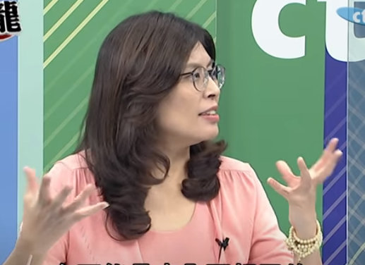 「就是丟包了嘛!」鄭麗文指出,像黃之鋒來台灣時,曾希望蔡英文可以修《難民法》,當時民進黨就不予理會。(photo by 網路截圖)