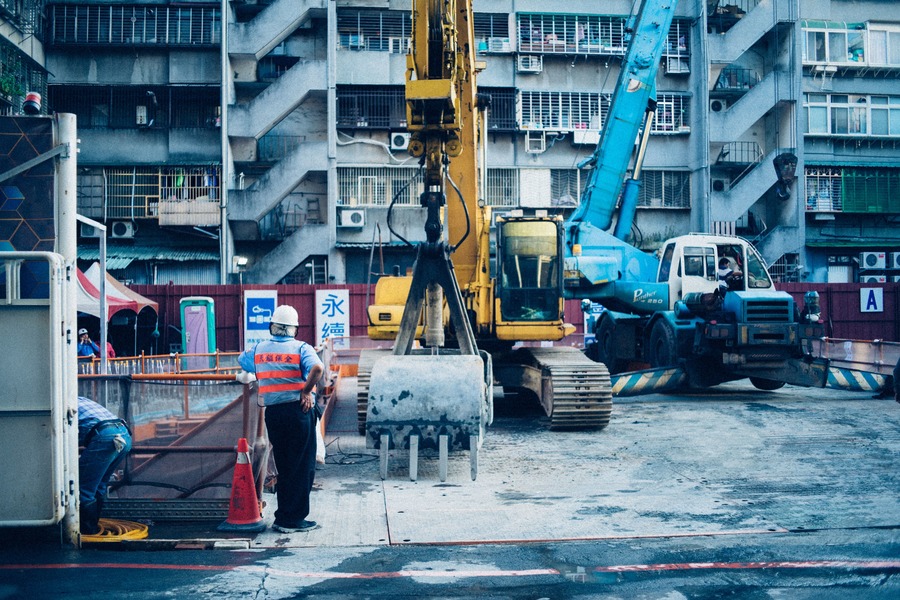 台北雖然是首都,但因過度開發加上先天條件,其實相當不適合居住。(Photo by Andrew Leu on Unsplash)