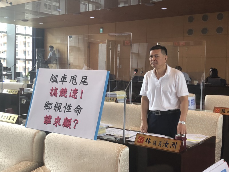 飆車族到處製造噪音、影響市民性命安全,藍營議員要求盧秀燕召集警察、交通、環保各局,徹底解決此一問題。(photo by 劉東皋/台灣醒報)