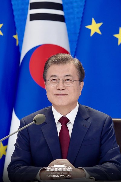 南韓總統文在寅宣佈,將增訂8月17日為「防疫補償日」,並要求全國外送快遞行業在14日休息一天。(photo by Twitter)