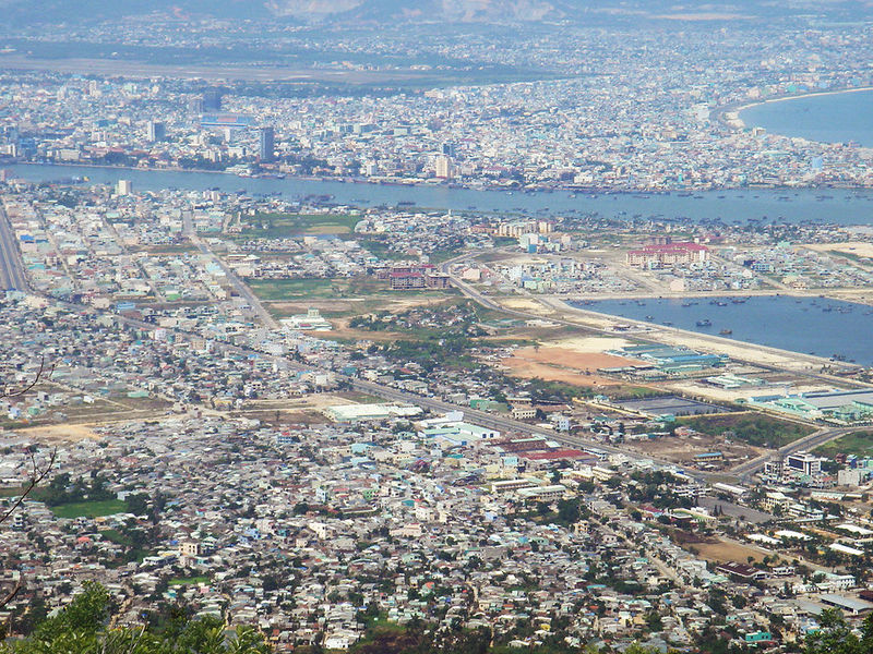 越南觀光大城峴港爆出疫情,當地政府將對居民進行普篩。(photo by Wikimedia)