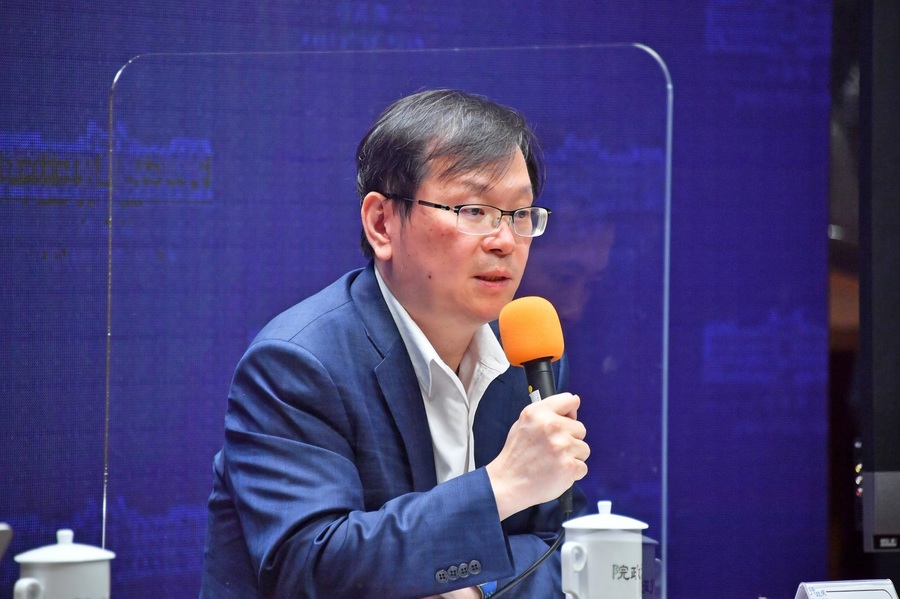 莊人祥表示,現在無須入境普篩、14天完再篩,因為經過防疫程序後,病毒量會降到非常低,傳染力也不高。(Photo by 行政院)