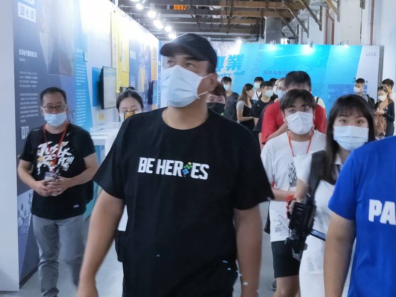 台灣巨砲陳金鋒6日現身台灣運動展。(Photo by 呂翔禾/台灣醒報)