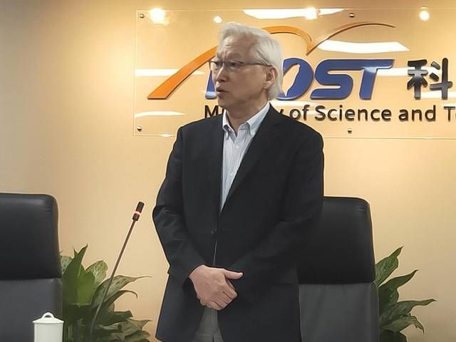 科技部長吳政忠表示,目前科技政策發展方向還是以研究舊有計畫為主,並增加跨部會的合作。(Photo by 呂翔禾/台灣醒報)