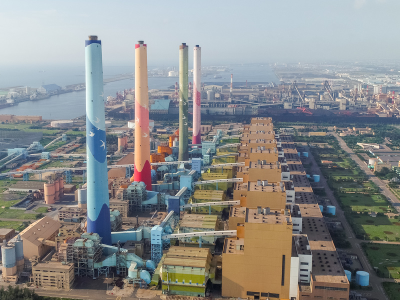 管制生煤自治條例重要條文被廢,台中市環保局只能「呼籲」台電除役舊機組,但台電則持續召開增設燃氣機組說明會,並堅持舊機組只能備役,不能除役。(photo by 台中市新聞局)