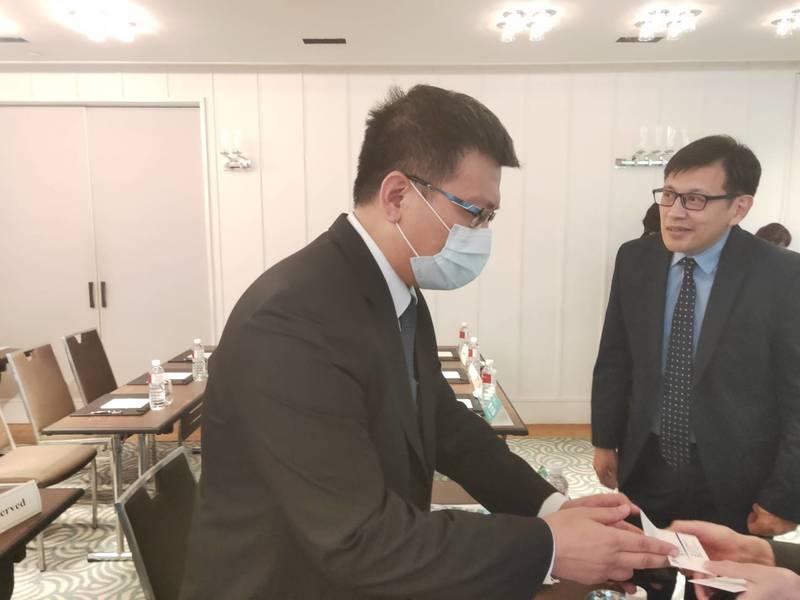經濟部次長曾文生表示,台灣再生能源需要更多人加入,讓台灣能源市場變得更強韌。圖右為SEMI台灣區總裁曹世綸(Photo by 呂翔禾/台灣醒報)