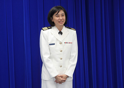 國軍疫情指揮中心主任陳怡蓉中校畢業於國防醫學院護理系,臨床工作10年後,轉任行政工作,在海軍、軍醫局及行政單位的歷練完整,雀屏中選。(photo by 中央社)
