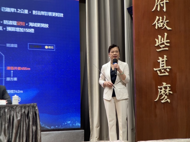王美花宣布三接再外推方案。(Photo by 林志怡/台灣醒報)