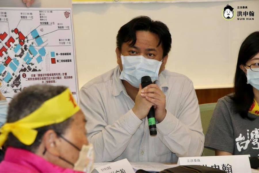 興達電廠2次跳電,連執政黨自家立委都看不下去、難以護航。圖為綠委洪申翰。(Photo by 洪申翰立委臉書)