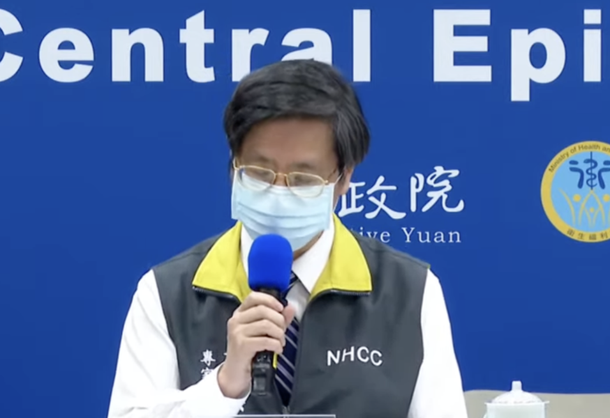 張上淳解釋台灣死亡率偏高原因。(直播截圖)