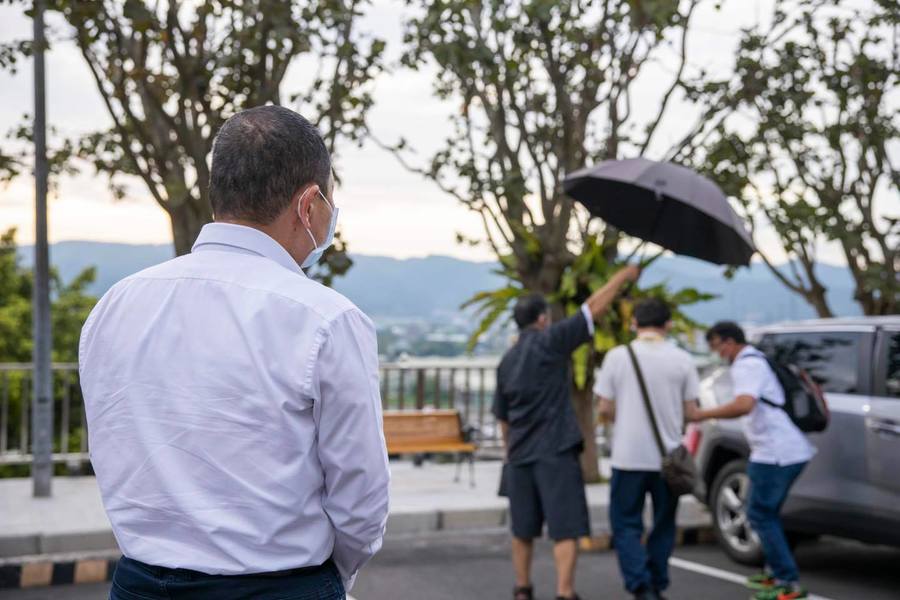 新北市17日新增87例確診,市長侯友宜宣布確診死亡者將發10萬元撫慰金。(侯友宜臉書)