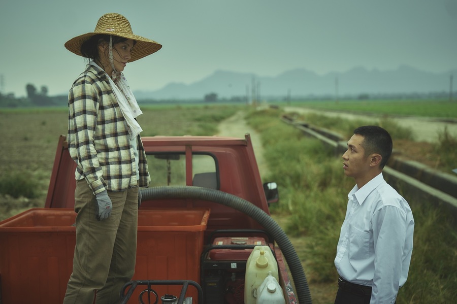 李心潔(左)與柯震東在新片《鱷魚》中上演姊弟戀。(台北電影節提供)