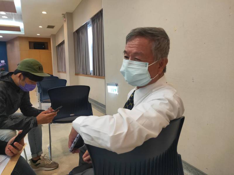 前衛生署長楊志良14日發表新書《生存革命》,希望能將正確的觀念傳播,散播台灣改革的種子。(Photo by 呂翔禾/台灣醒報)